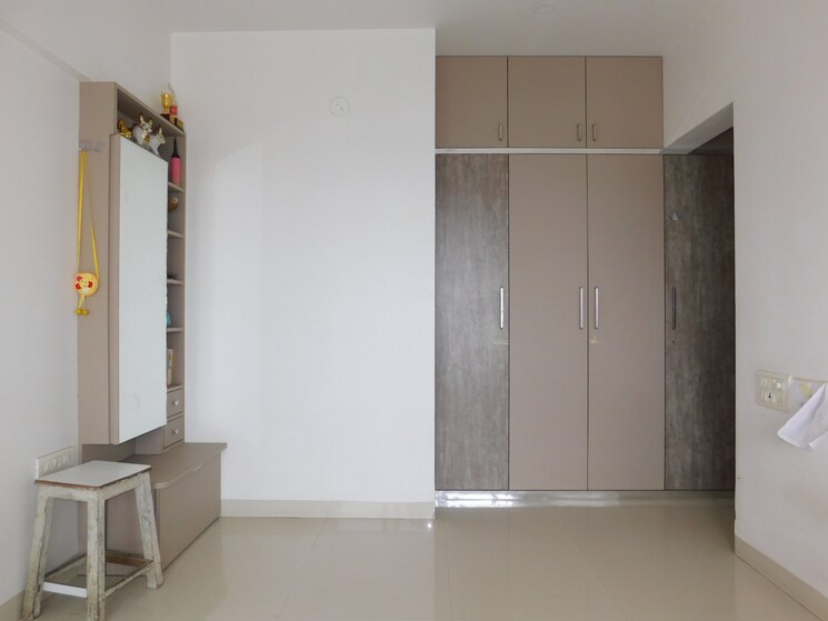 Room, garden-court-building 3 Bedroom 1085 Sq.Ft. Apartment In Dadar East Mumbai 7920474
