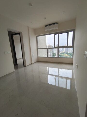 Room in 2 BHK Apartment at Piramal Vaikunth, Balkum Pada – for Sale