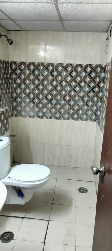 Bathroom in 2.5 BHK Apartment at Amrapali Golf Homes, Sector 4, Greater Noida – for Sale