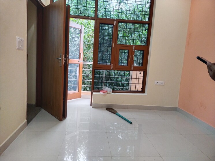 Room, sector 30 1 Bedroom 900 Sq.Ft. Builder Floor In Sector 30 Gurgaon 7920550