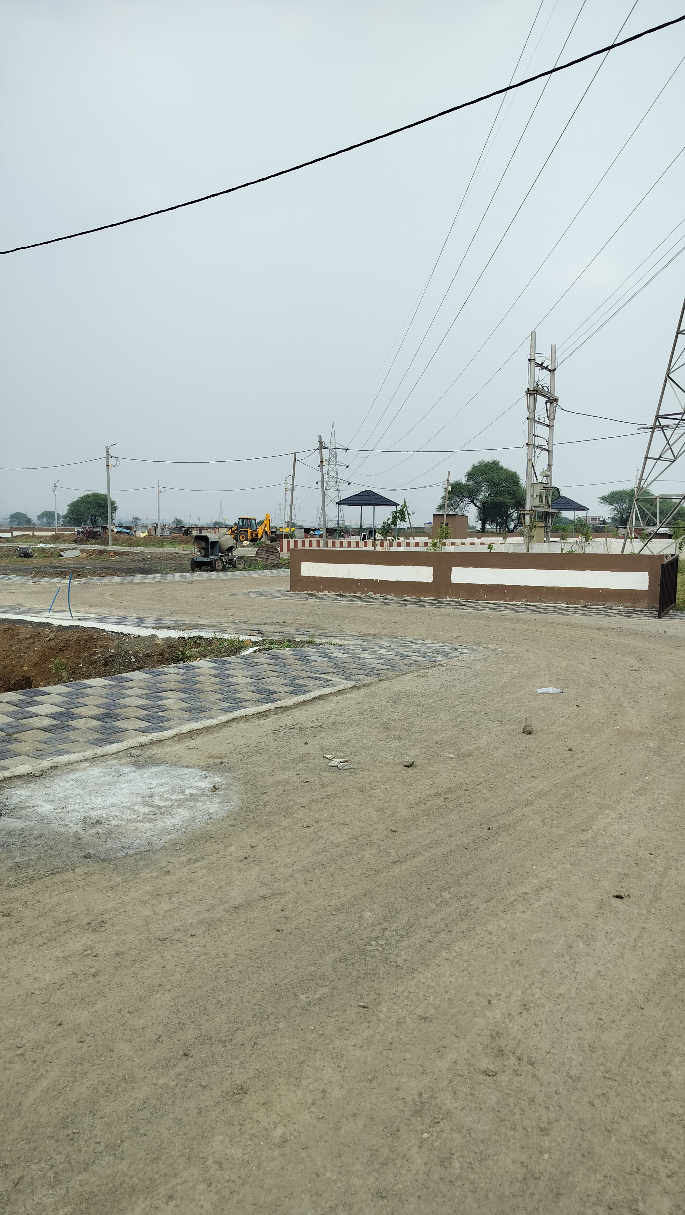Plot For Sale in Highway Season 600 Sqft P