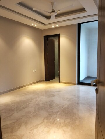 Room in 3 BHK Builder Floor at Ansal Sushant Lok I, Sector 43 – for Sale