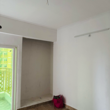 Room in 3 BHK Apartment at Migsun Vilaasa Walk, Eta Ii Greater Noida – for Rent