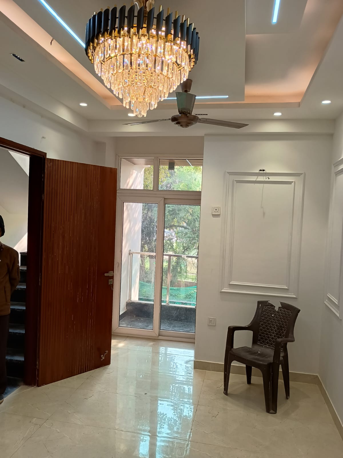 3 BHK + Servant Room Builder Floor For Sale in Anand Vihar