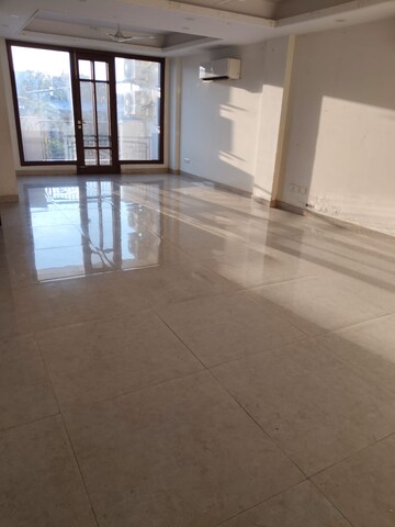 Room in 3 BHK Builder Floor at Greater Kailash ii – for Rent