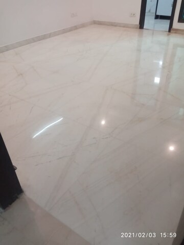 Room in 3 BHK Builder Floor at Greater Kailash I – for Rent