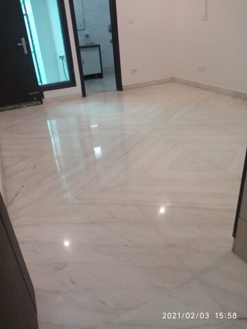 Room in 3 BHK Builder Floor at Greater Kailash I – for Rent