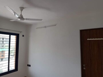 Room in 3 BHK Apartment at Unique Legacy, Keshav Nagar – for Rent
