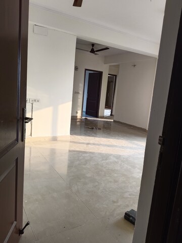 Room in 3 BHK Apartment at Saviour Park, Mohan Nagar – for Rent
