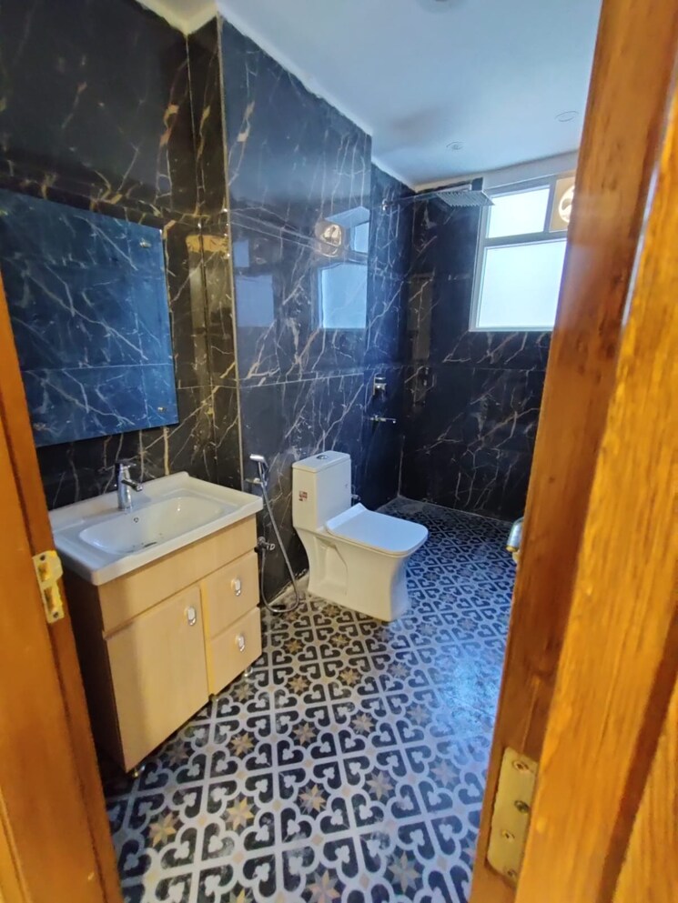 Master Bedroom, palm-residency-chhatarpur 4 Bedroom 220 Sq.Yd. Builder Floor In Chattarpur Delhi 7920727