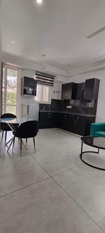 Master Bedroom in 1 BHK Builder Floor at Sector 27 – for Rent
