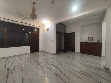 Master Bedroom in 3 BHK Builder Floor at Eros Rosewood City, Sector 49 – for Rent