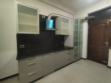 Kitchen in 3 BHK Builder Floor at Eros Rosewood City, Sector 49 – for Rent