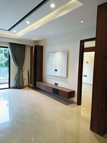 Room in 4 BHK Builder Floor at SS Mayfield Gardens, Sector 51 – for Rent