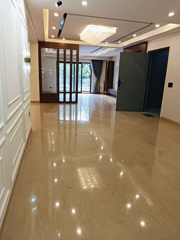 Kitchen in 4 BHK Builder Floor at SS Mayfield Gardens, Sector 51 – for Rent