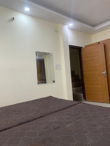 Room in 1 RK Builder Floor at Sector 30 – for Rent
