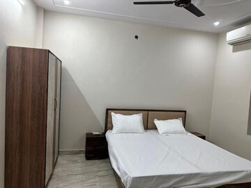 Bathroom in 2 BHK Builder Floor at Sector 27 – for Rent
