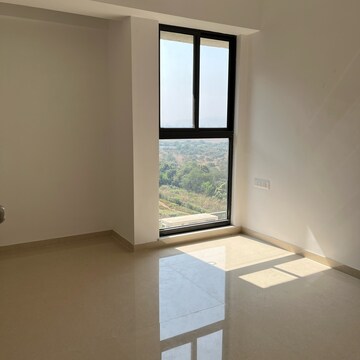 Room in 2 BHK Apartment at Lodha Palava Aurelia, Dombivli East – for Rent