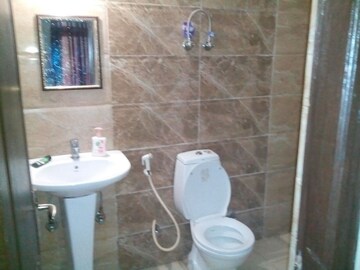Bathroom in 2 BHK Apartment at Amrapali Silicon City, Sector 76 – for Rent