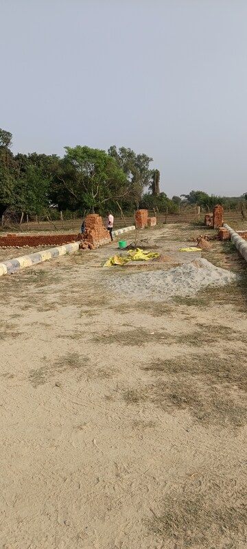  Plot – Exterior View View at Jankipuram Extension - for Sale