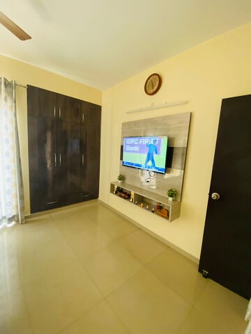 Room in 4 BHK Apartment at Windsor Paradise 2, Raj Nagar Extension – for Sale