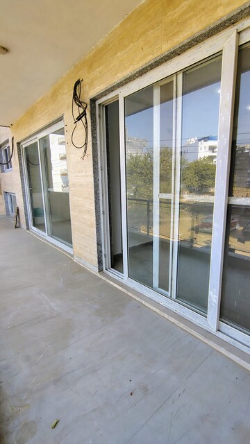 Balcony in 3 BHK Builder Floor at Sushant Lok 2, Sector 57 – for Rent