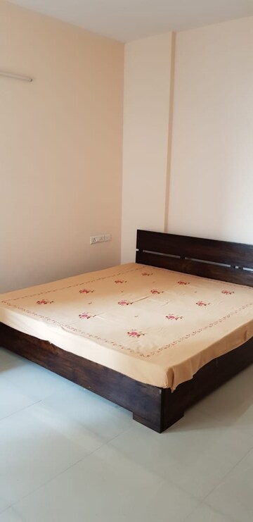 2 BHK Apartment For Rent in 3C Lotus Boulevard, Sector 100
