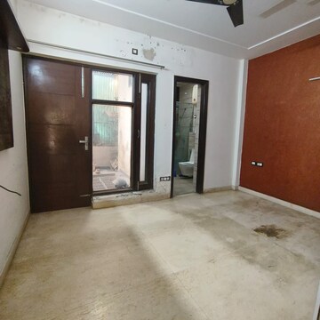 Room in 2 BHK Builder Floor at Palam Vihar Residents Association, Palam Vihar – for Rent