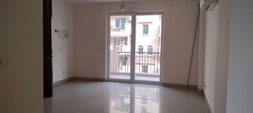 Room in 3 BHK Apartment at Emaar Emerald Floors Premier, Sector 65 – for Rent
