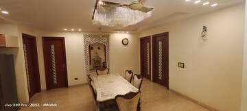 Master Bedroom in 3 BHK Builder Floor at Auram Floor, South City 2 – for Sale