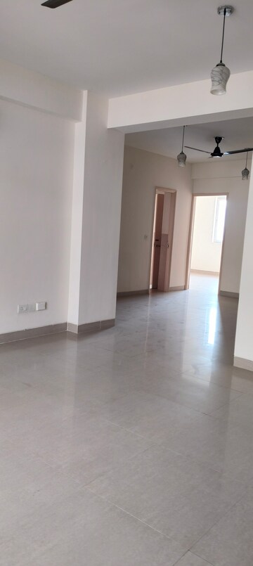 Room in 4 BHK Apartment at Emaar Emerald Floors Premier, Sector 65 – for Rent