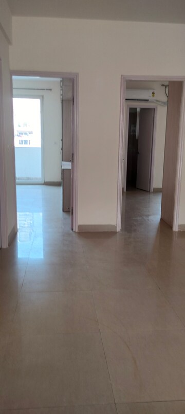 Room in 4 BHK Apartment at Emaar Emerald Floors Premier, Sector 65 – for Rent