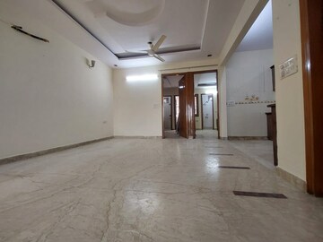 Room in 3 BHK Builder Floor at Paschim Vihar – for Rent