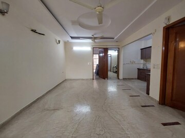 Room in 3 BHK Builder Floor at Paschim Vihar – for Rent
