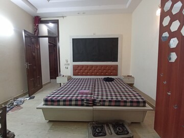 Bedroom in 2.5 BHK Apartment at Paschim Vihar – for Rent