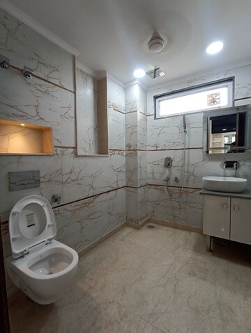 Bathroom in 3 BHK Apartment at Paschim Vihar – for Rent