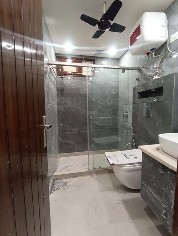 Bathroom in 3 BHK Apartment at Paschim Vihar – for Rent