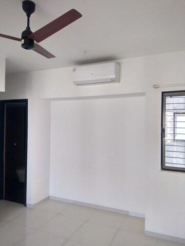 Room in 3 BHK Apartment at Lodha Splendora, Ghodbunder Road – for Sale