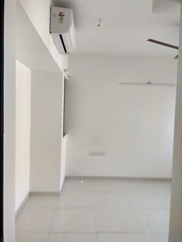 Room in 3 BHK Apartment at Lodha Splendora, Ghodbunder Road – for Sale
