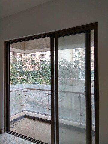 Room in 3 BHK Apartment at Lodha Splendora, Ghodbunder Road – for Sale