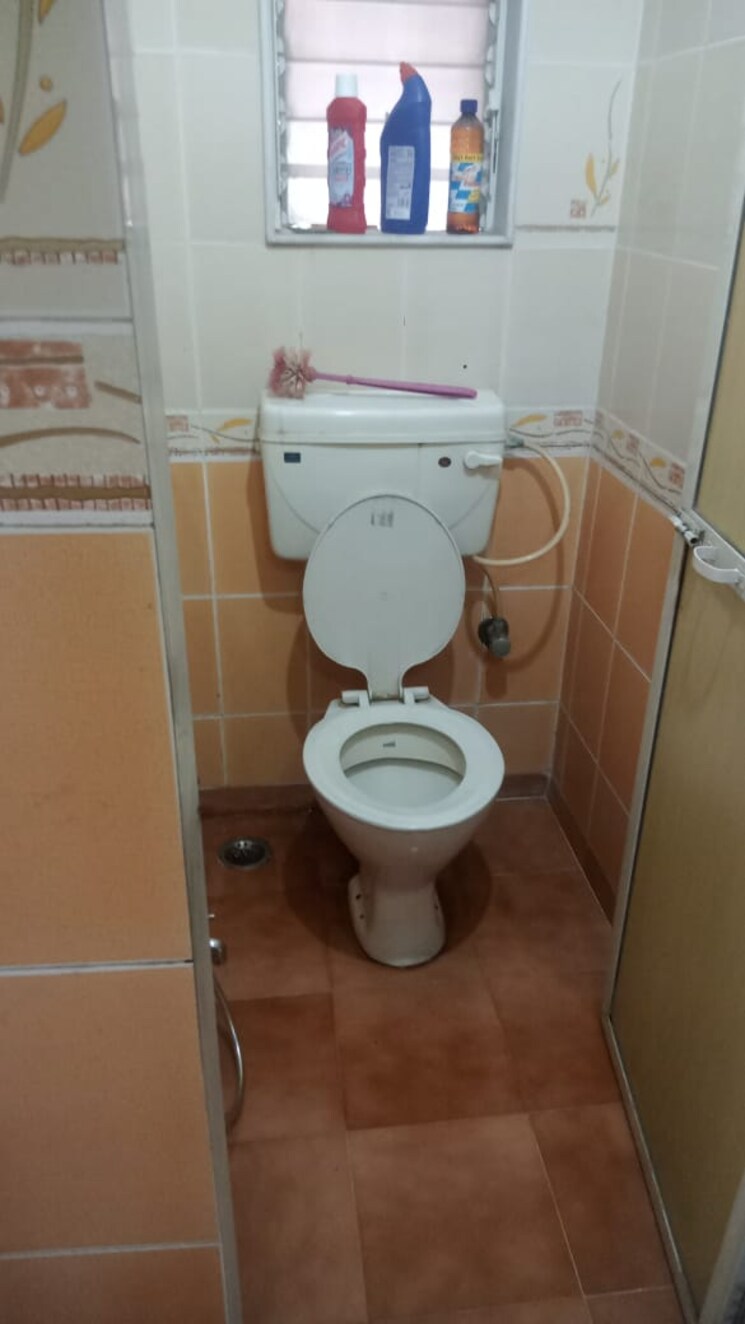 Bathroom, godrej-upavan 1 Bedroom 427 Sq.Ft. Apartment In Themghar Thane 7921341