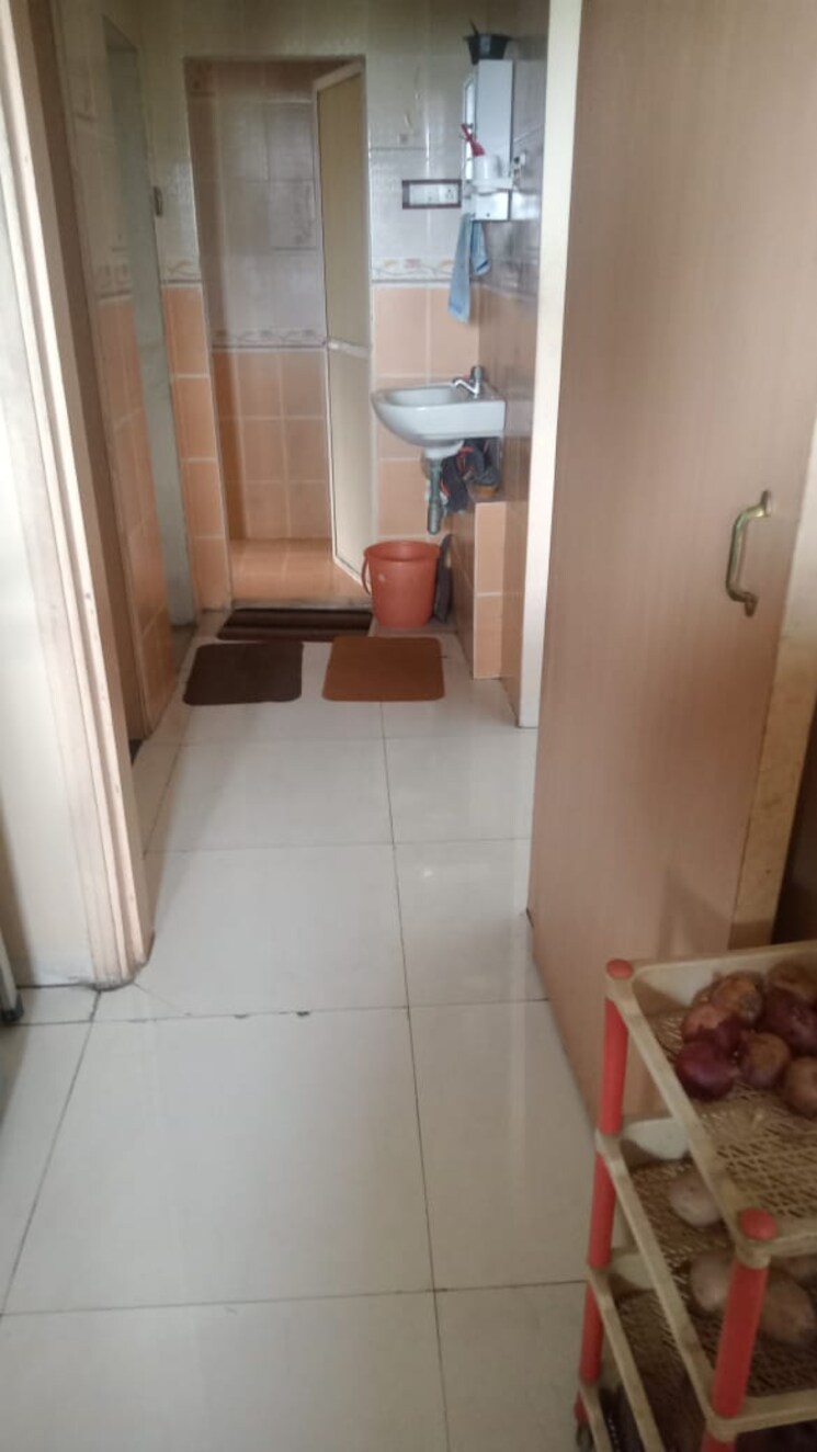 Bathroom, godrej-upavan 1 Bedroom 427 Sq.Ft. Apartment In Themghar Thane 7921341