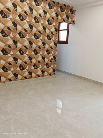 Room in 1 BHK Apartment at Royal Nest Malad West, Malad West – for Rent