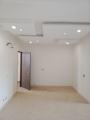 Room in 3 BHK Apartment at Patiala Road – for Rent