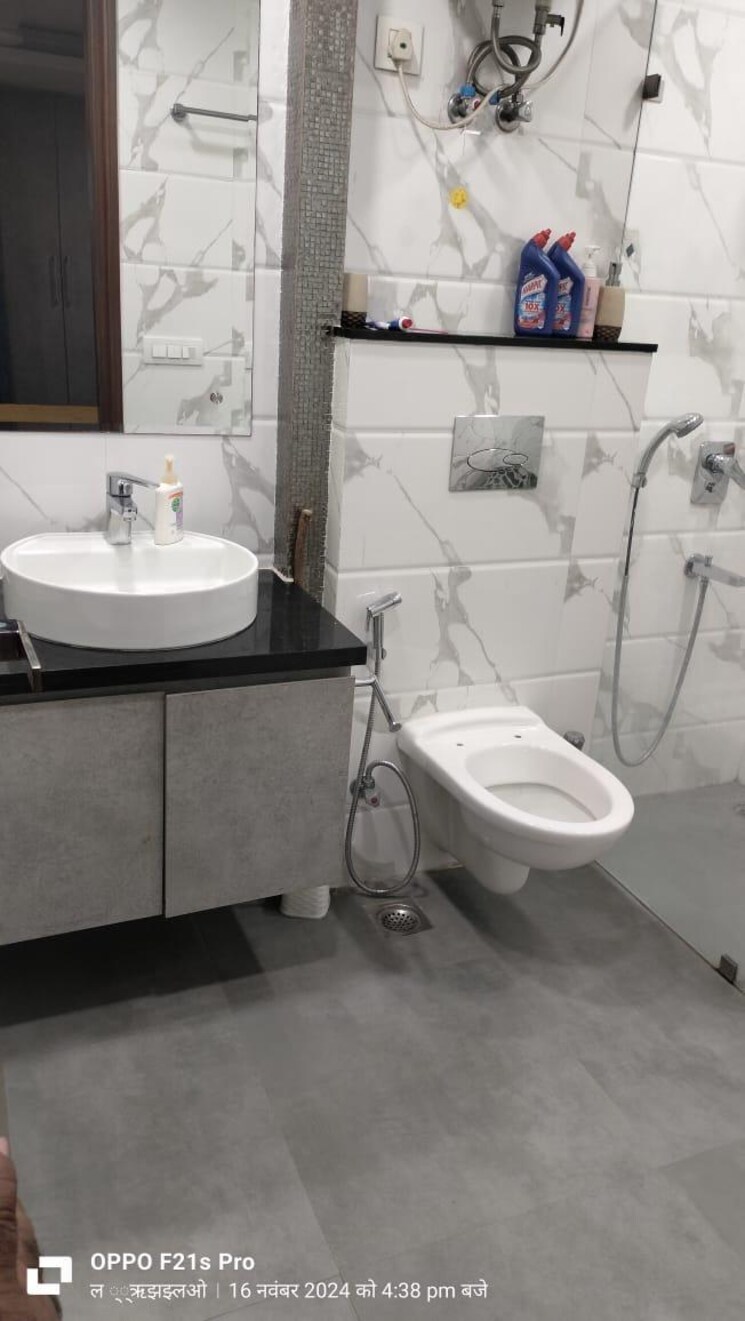 Attached Bathroom, uppal-southend 3 Bedroom 311 Sq.Yd. Builder Floor In Sector 49 Gurgaon 7921472