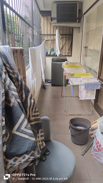 Living Room in 3 BHK Builder Floor at Uppal Southend, Sector 49 – for Rent