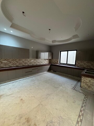 Room in 4 BHK Villa at Sainik Farm – for Rent