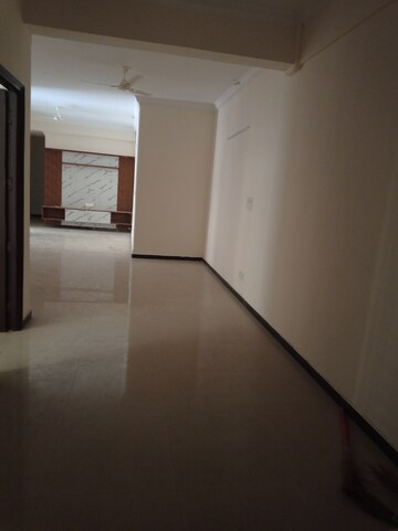 Master Bedroom in 4 BHK Apartment at Vaibhav Khand – for Rent