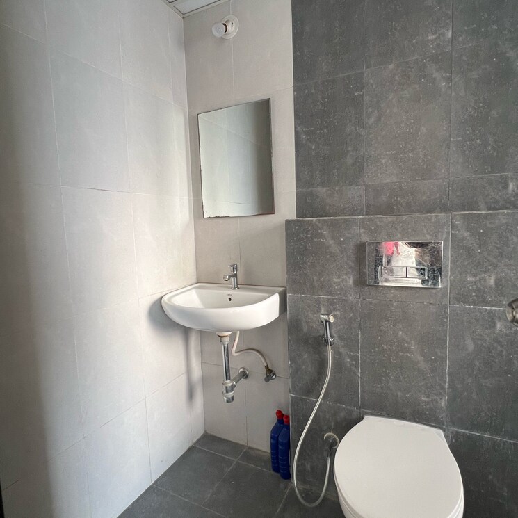 Bathroom, shapoorji-pallonji-joyville-hinjewadi 2 Bedroom 592 Sq.Ft. Apartment In Bhoirwadi Pune 7921560
