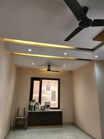 Furnished Amenities in 2 BHK Builder Floor at Sector 37 – for Sale